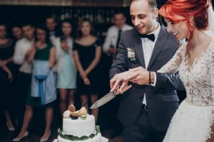 Die Hochzeitstorte: Geschichte, Bräuche und Aberglaube